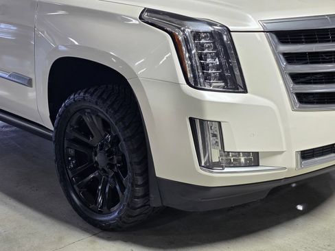 Used 2015 Cadillac Escalade Premium AWD/4WD image 10