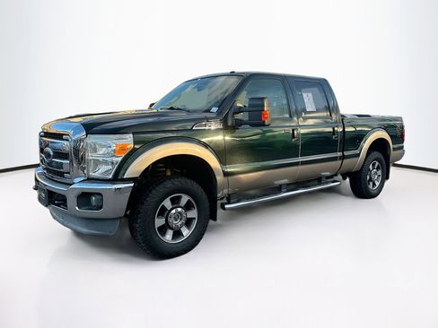 Used 2012 Ford F250 Lariat w/ Lariat Interior Pkg image 3