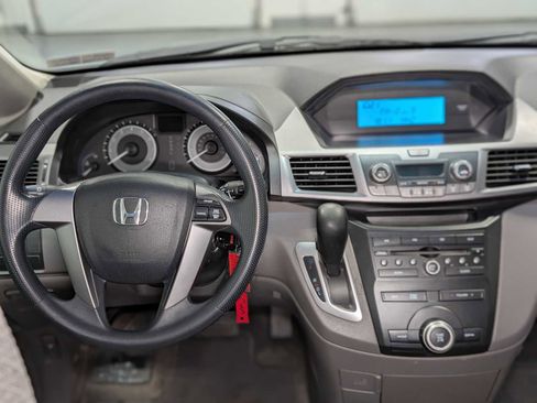 Used 2012 Honda Odyssey LX image 16