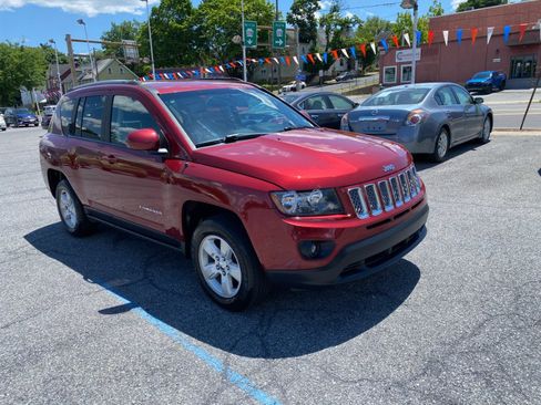 Used 2017 Jeep Compass Latitude FWD image 7
