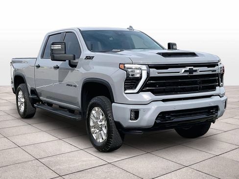 Used 2024 Chevrolet Silverado 2500 LTZ w/ LTZ Plus Package image 2