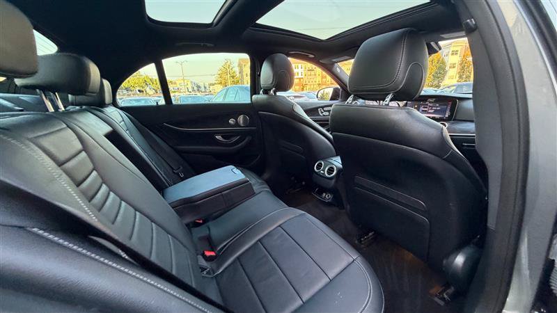 Used 2018 Mercedes-Benz E 300 image 11