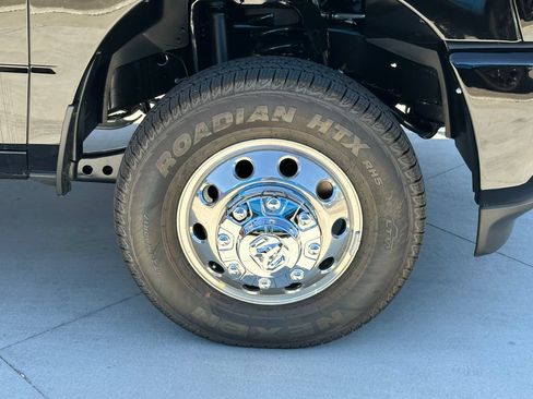 New 2026 RAM 3500 Laramie w/ Max Tow Package AWD/4WD image 11