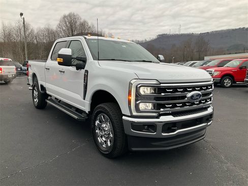 New 2026 Ford F250 Lariat w/ Chrome Package image 3