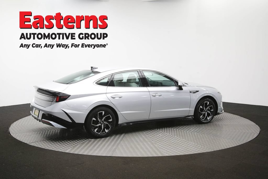 Used 2025 Hyundai Sonata SEL FWD image 45