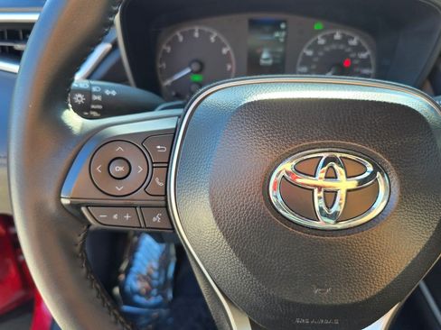Used 2025 Toyota Corolla Cross AWD Hybrid w/ Moonroof Package image 18