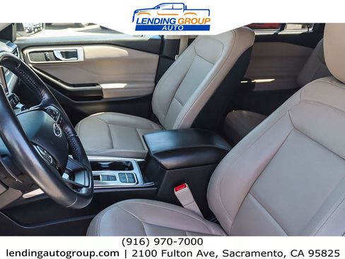 Used 2020 Ford Explorer XLT w/ Equipment Group 202A image 16