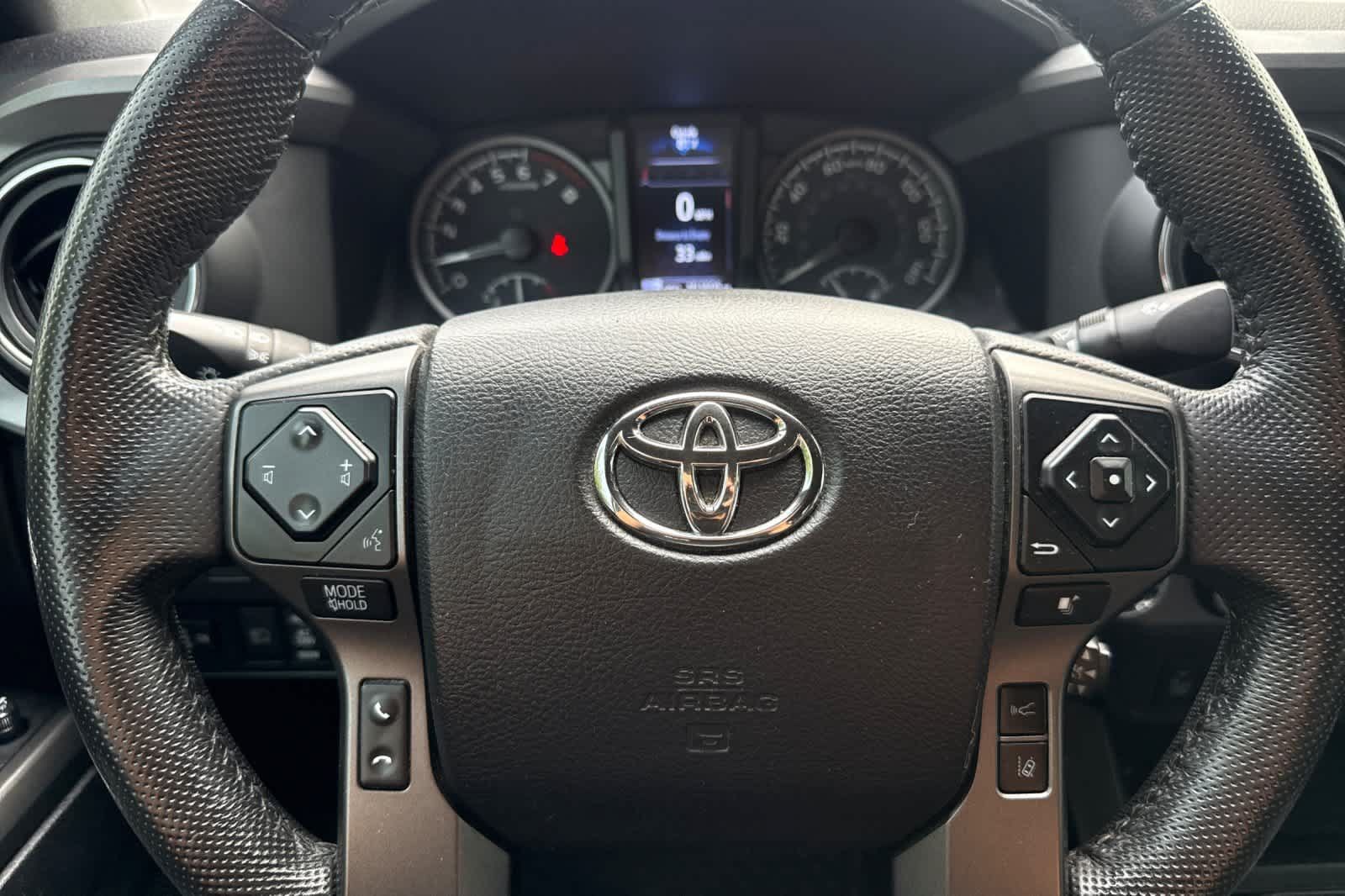 Used 2021 Toyota Tacoma TRD Off-Road w/ TRD Premium Off Road Package AWD/4WD image 25