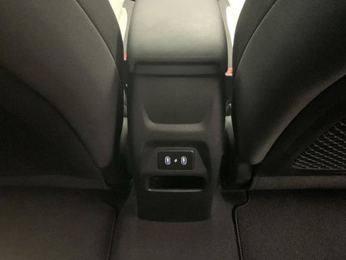 Used 2024 Hyundai Venue SEL FWD image 28