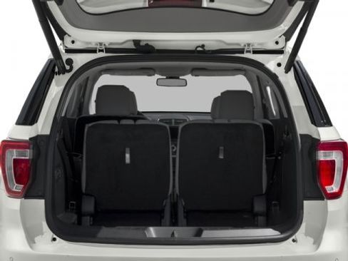 Used 2017 Ford Explorer Platinum image 15