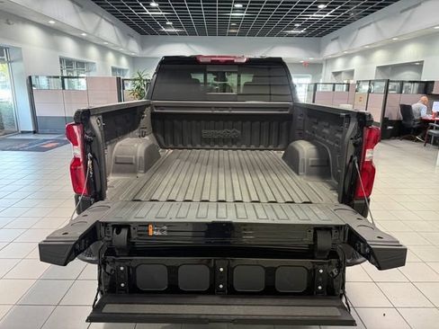Used 2024 Chevrolet Silverado 1500 High Country w/ High Country Premium Package image 10