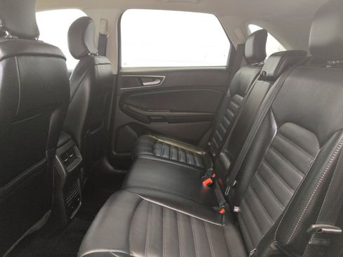 Used 2017 Ford Edge SEL w/ Equipment Group 201A AWD/4WD image 18