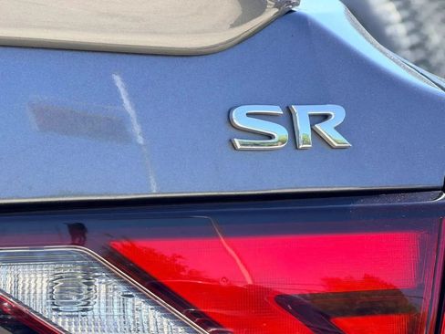 Used 2023 Nissan Sentra SR w/ SR Premium Package FWD image 9