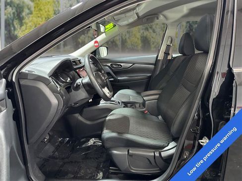 Used 2019 Nissan Rogue S image 9