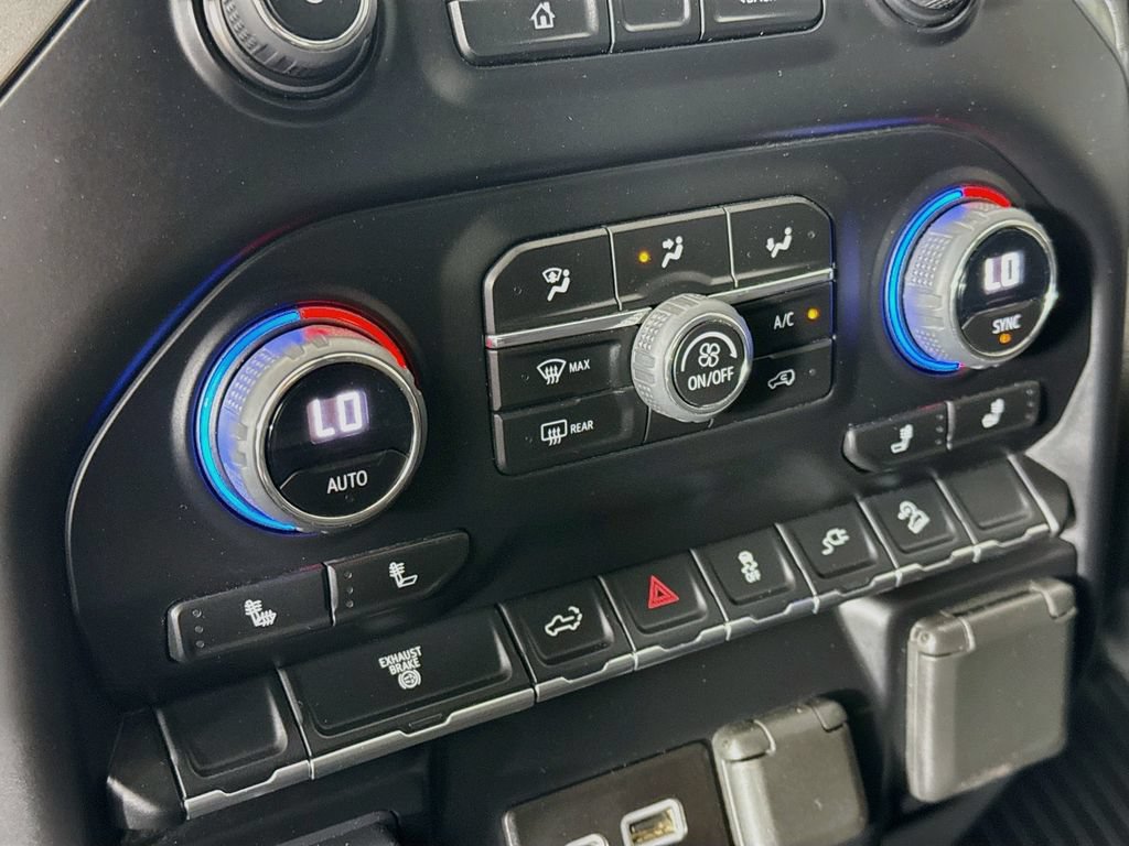 Used 2023 Chevrolet Silverado 2500 LT AWD/4WD image 15