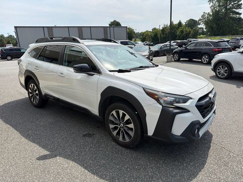 Used 2024 Subaru Outback Limited AWD/4WD image 8