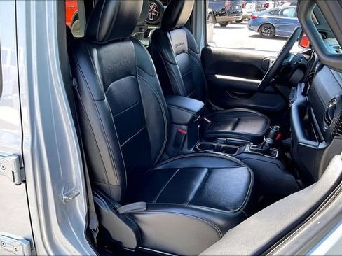 Used 2023 Jeep Wrangler Unlimited Sahara AWD/4WD image 6