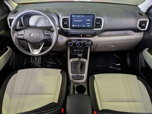 Used 2025 Hyundai Venue SEL FWD image 25