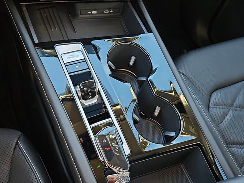 New 2026 Volkswagen Atlas SE image 15