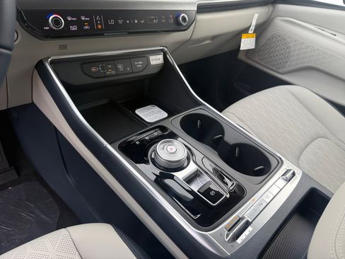 New 2026 Kia Carnival SX image 13