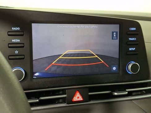 Used 2023 Hyundai Elantra SEL FWD image 4