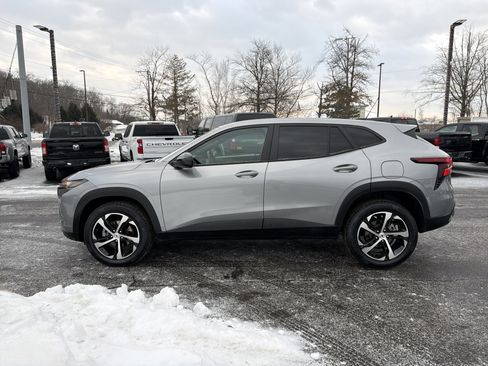 Used 2024 Chevrolet Trax RS w/ Driver Confidence Package image 9