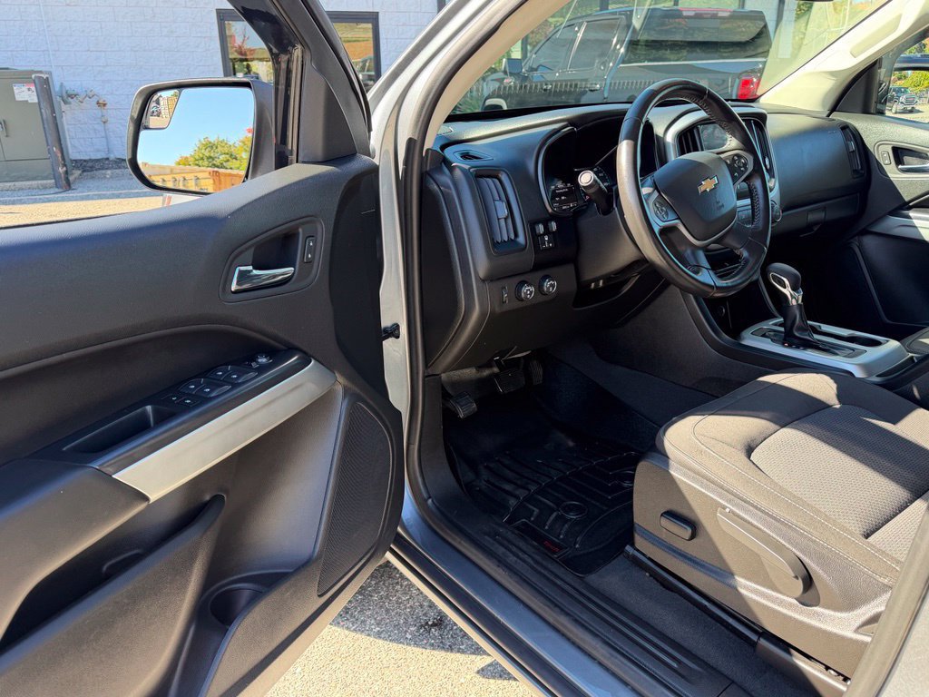Used 2022 Chevrolet Colorado LT w/ Redline Special Edition AWD/4WD image 20