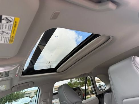 Used 2023 Toyota RAV4 XLE Premium FWD image 29