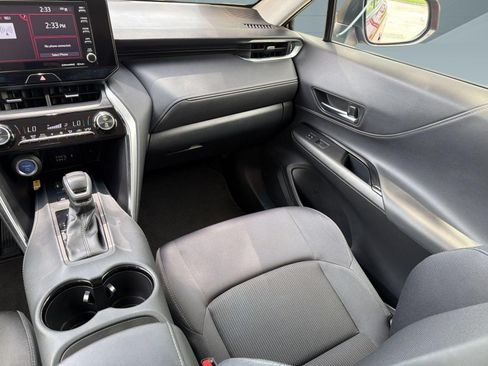 Used 2022 Toyota Venza LE AWD/4WD image 29