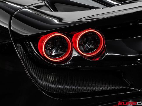 Used 2022 Ferrari F8 Tributo RWD image 23