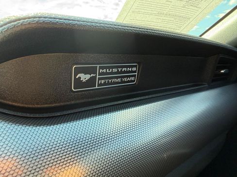 Used 2020 Ford Mustang GT RWD image 32
