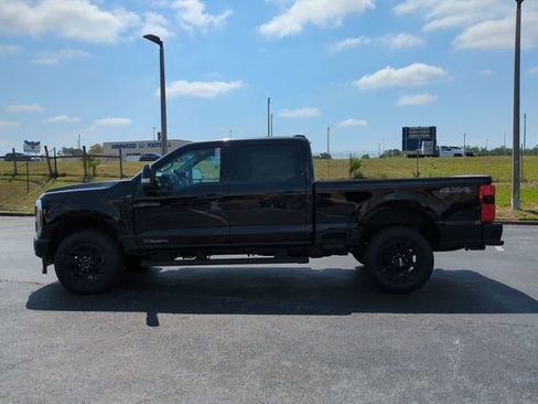 New 2026 Ford F250 Lariat w/ Black Appearance Package image 8
