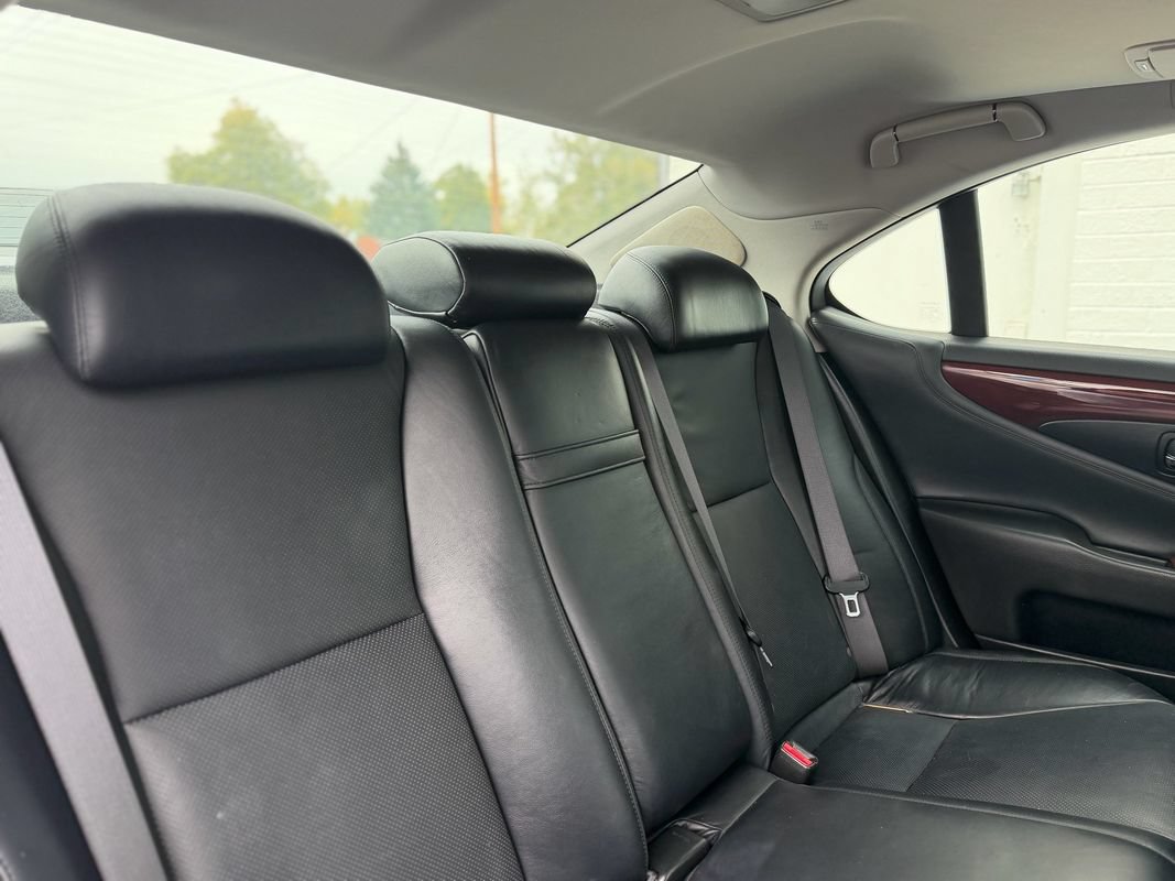 Used 2007 Lexus LS 460 RWD image 9