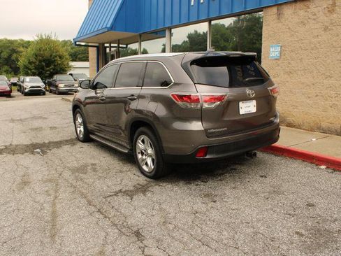 Used 2016 Toyota Highlander Limited FWD image 4