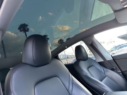 Used 2023 Tesla Model Y Long Range AWD/4WD image 31