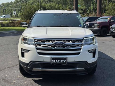 Used 2018 Ford Explorer XLT w/ Equipment Group 202A FWD image 27