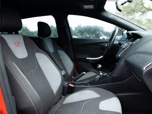Used 2016 Ford Focus ST image 19