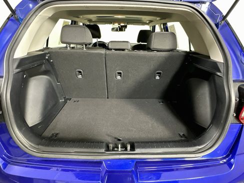 Used 2025 Hyundai Venue SEL FWD image 29