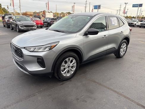 Used 2023 Ford Escape Active image 17