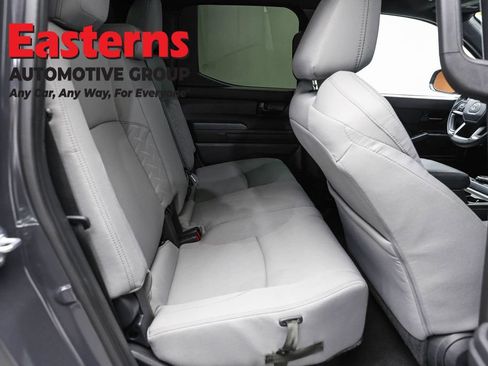 Used 2025 Toyota Tacoma SR5 AWD/4WD image 23