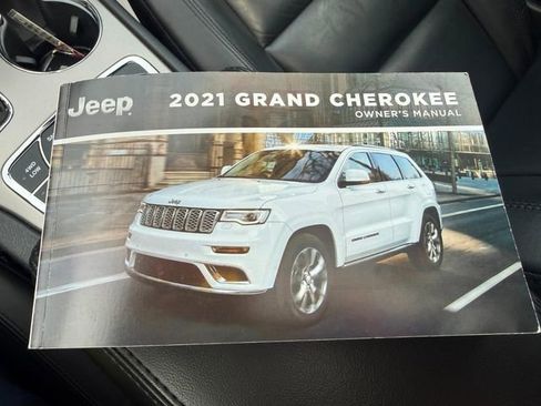 Used 2021 Jeep Grand Cherokee Limited w/ Trailer Tow Group IV AWD/4WD image 24