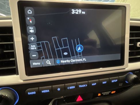 New 2025 Hyundai Venue Limited FWD image 14