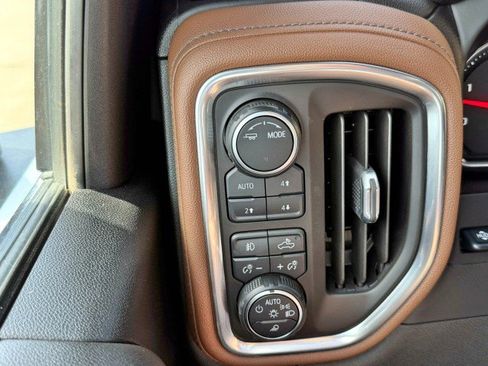 Used 2020 Chevrolet Silverado 3500 High Country image 25