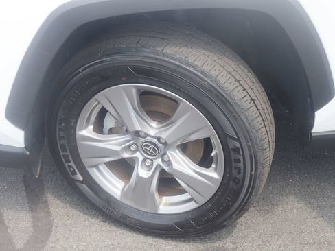Used 2024 Toyota RAV4 LE AWD/4WD image 27
