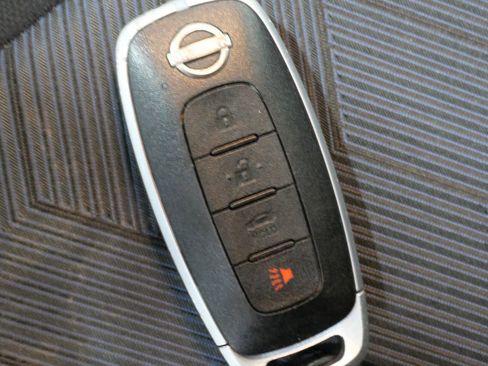 Used 2023 Nissan Versa SV image 24