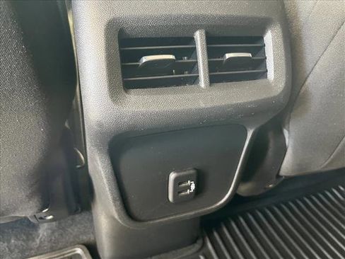 Used 2020 Chevrolet Equinox LT image 16