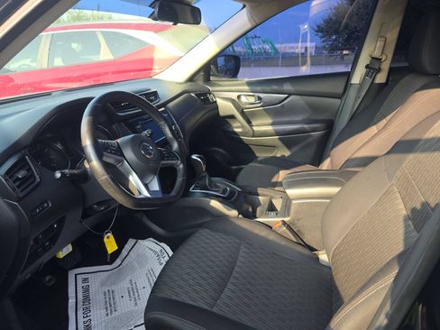 Used 2019 Nissan Rogue S w/ Special Edition Package FWD image 7