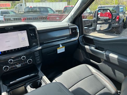 New 2026 Ford F550 4x4 Crew Cab image 29