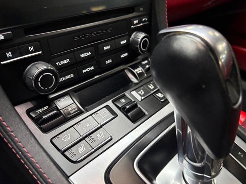 Used 2018 Porsche 718 Cayman GTS image 33