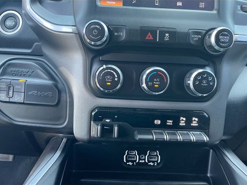 Used 2024 RAM 2500 Big Horn w/ Off Road Package AWD/4WD image 15